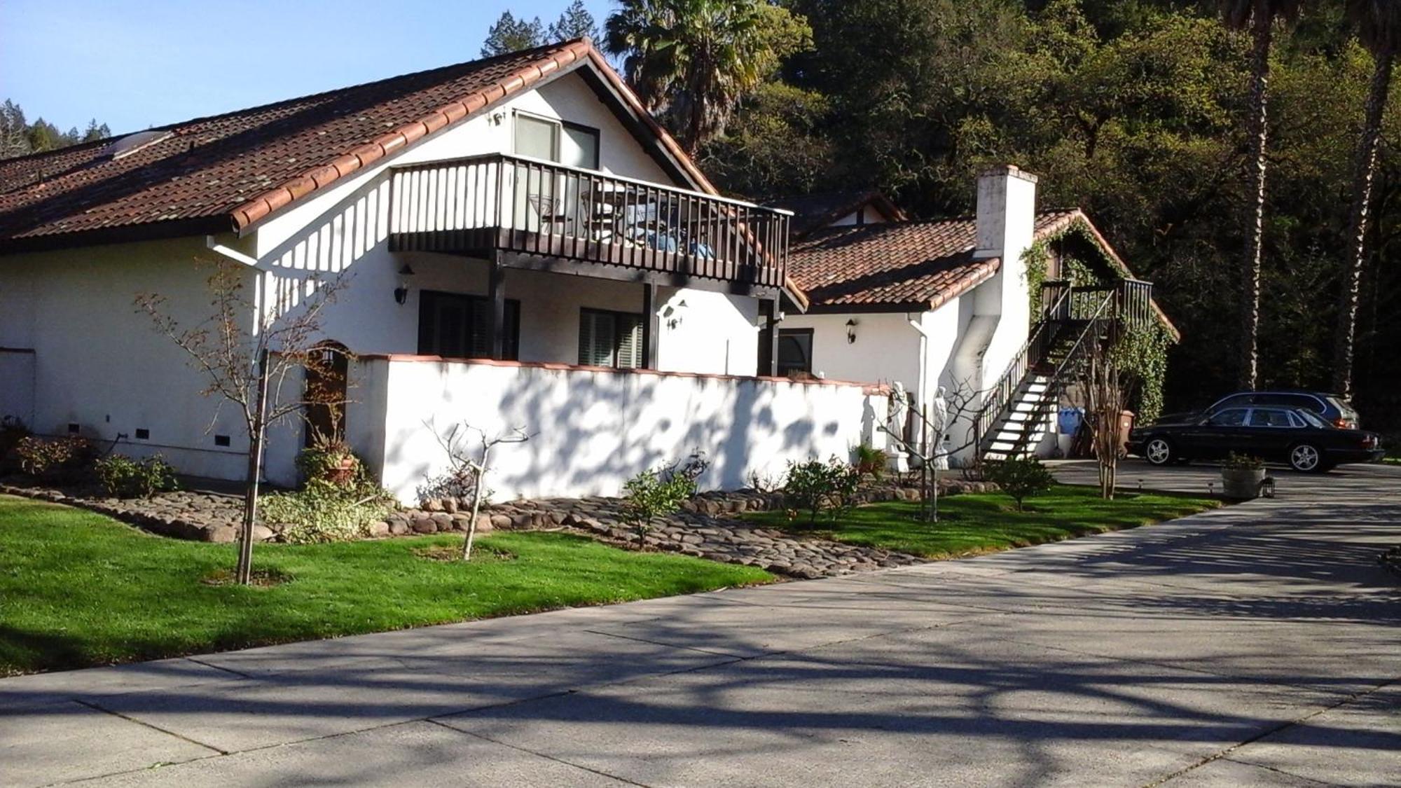 Spanish Villa Inn St. Helena Exterior photo