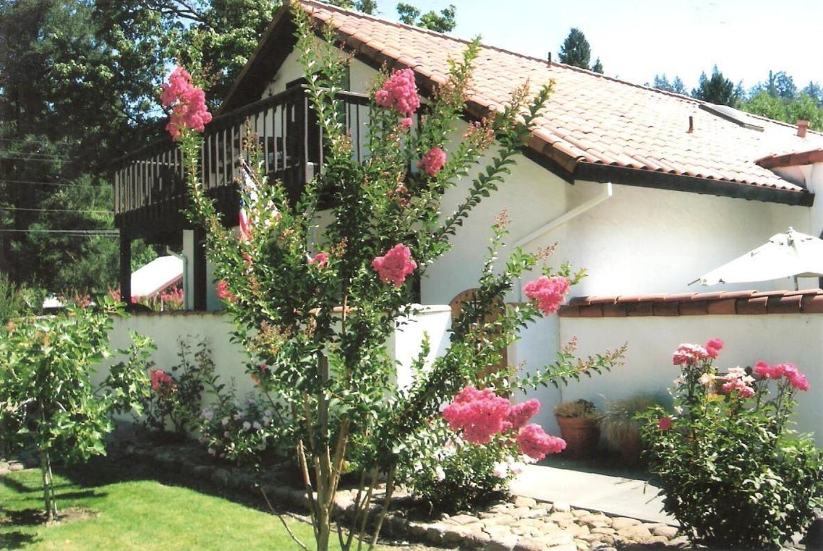 Spanish Villa Inn St. Helena Exterior photo